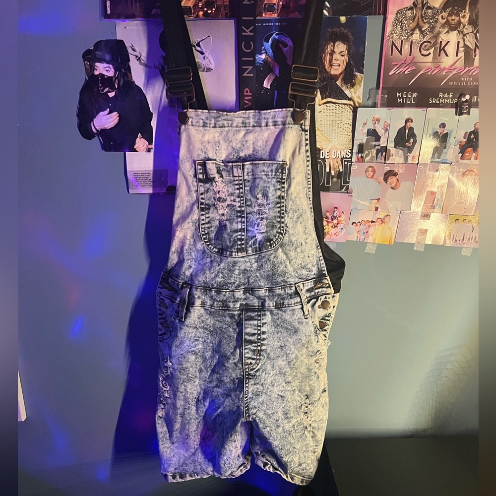 Vibrant M.i.U// Denim acid washed dungaree shorts, faux leather straps